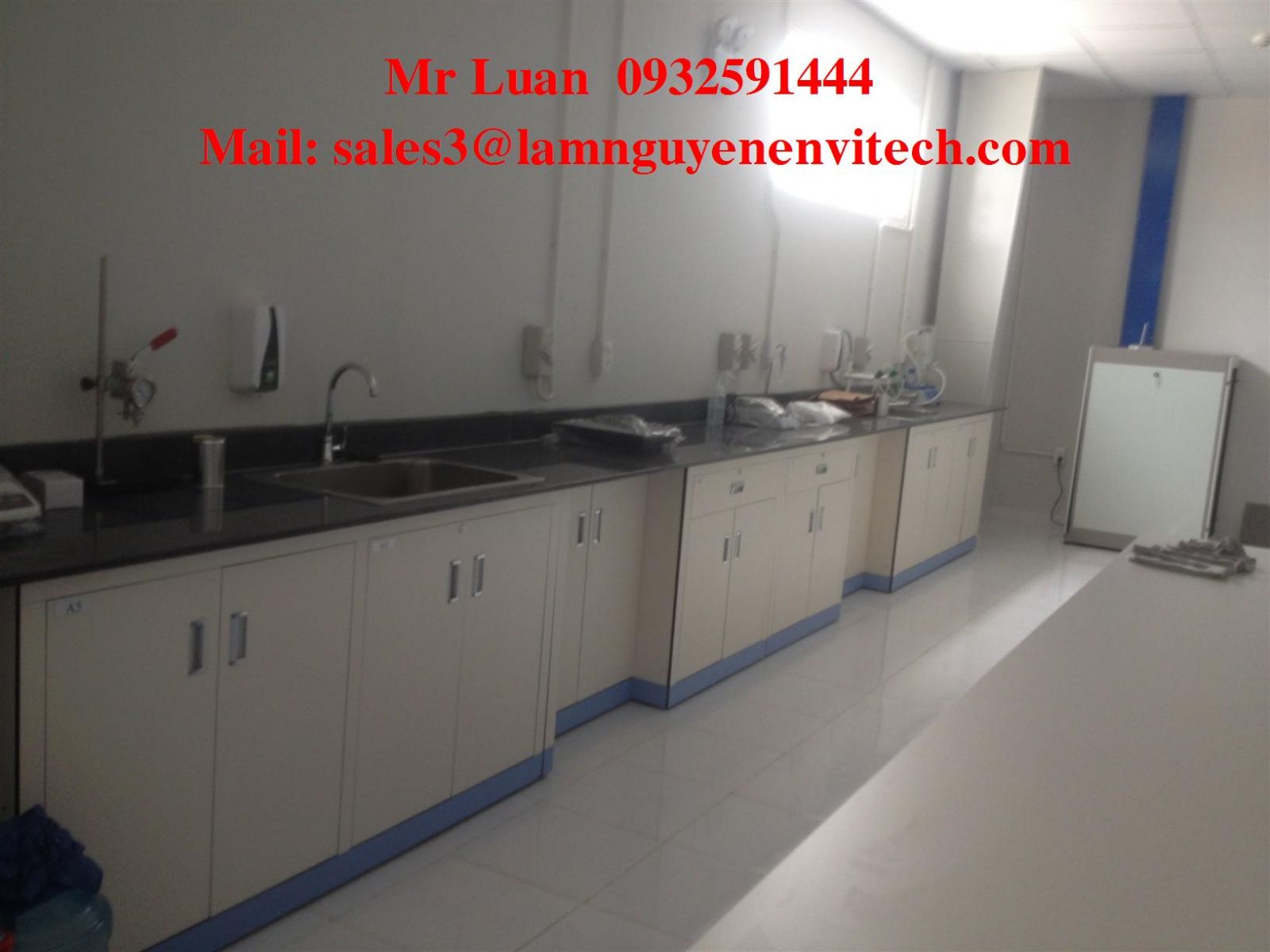 Bàn thí nghiệm Lâm Nguyễn